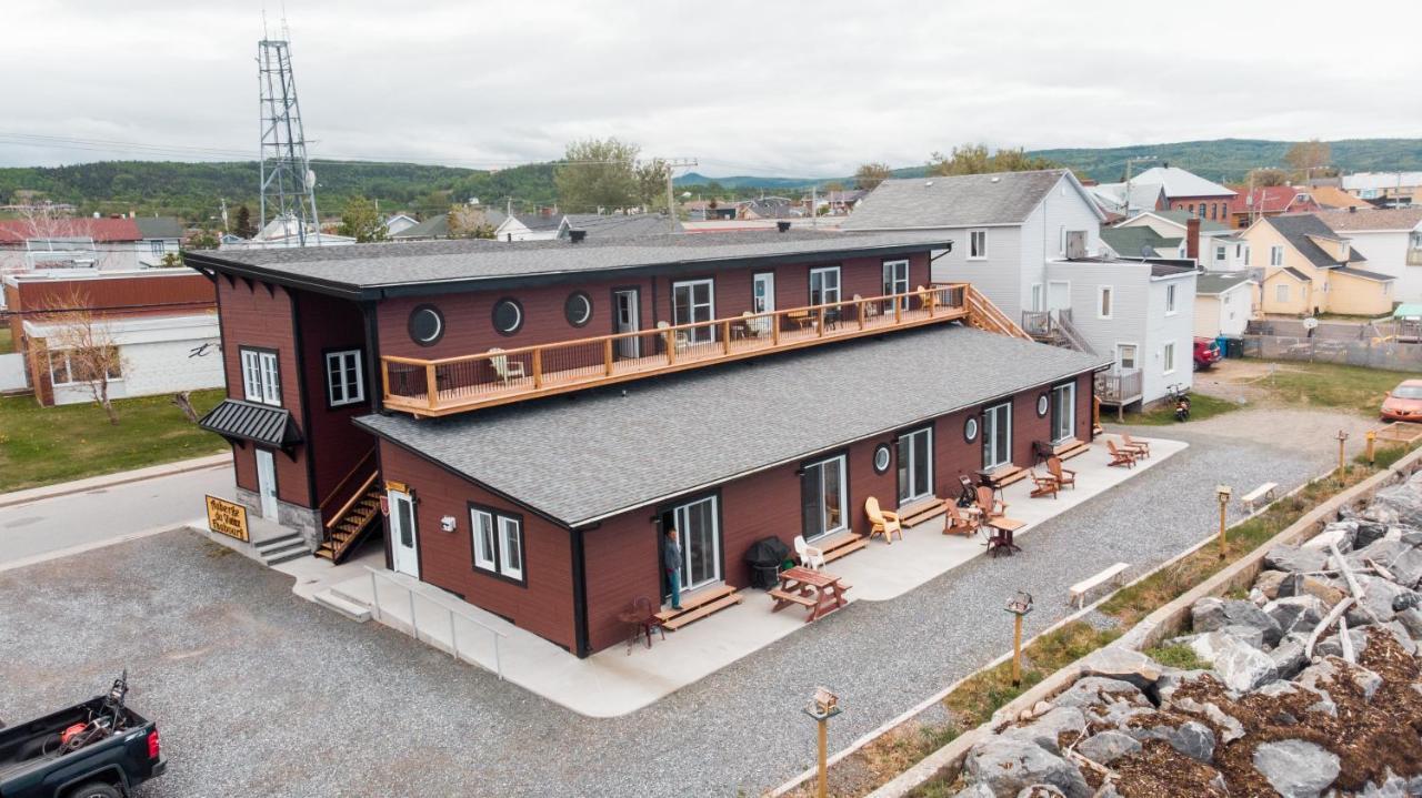 Auberge Du Vieux Faubourg Sainte Anne des Monts Exterior photo